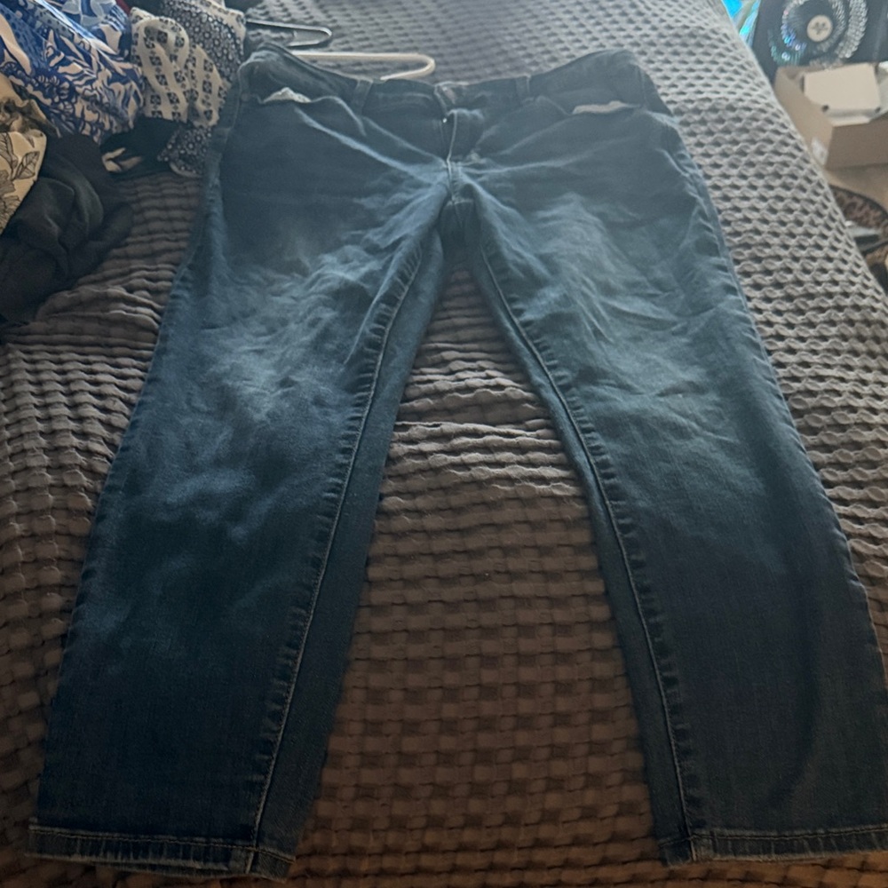 Judy Blue women’s  Dark Wash cropped Jeans